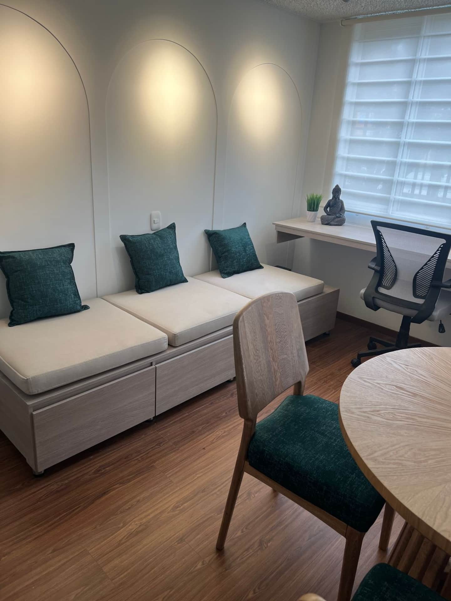 Sala, comedor y estudio del apartamento en Tocancipá